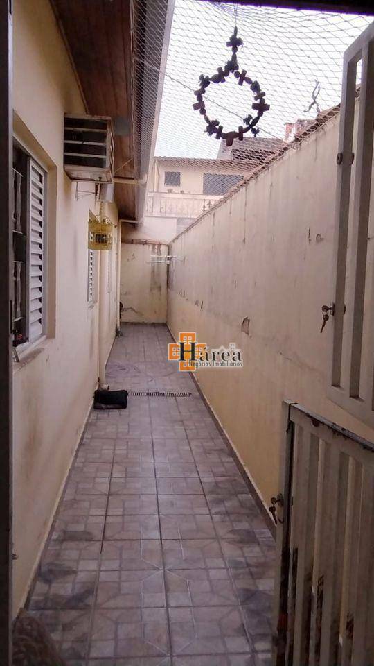 Casa à venda com 3 quartos, 90m² - Foto 14