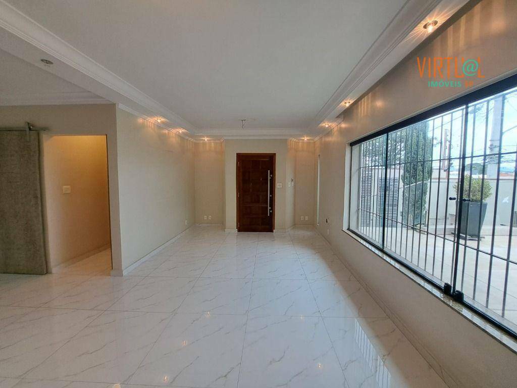 Casa para alugar com 3 quartos, 219m² - Foto 32