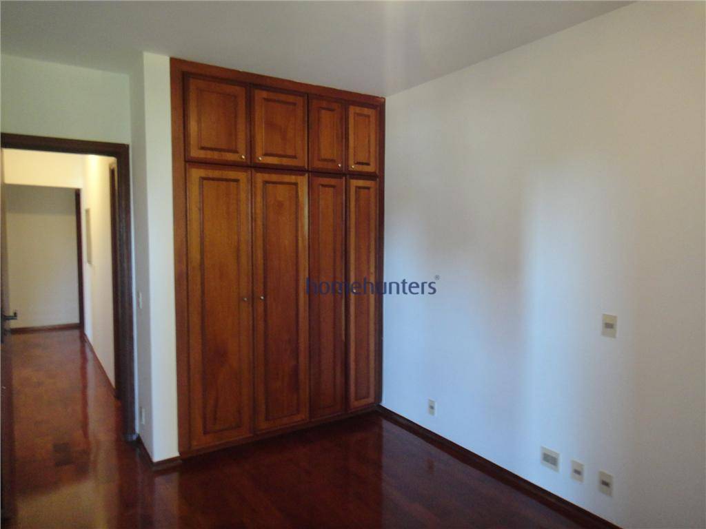 Apartamento à venda com 3 quartos, 140m² - Foto 15