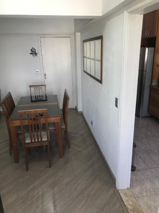 Apartamento à venda com 2 quartos, 75m² - Foto 2