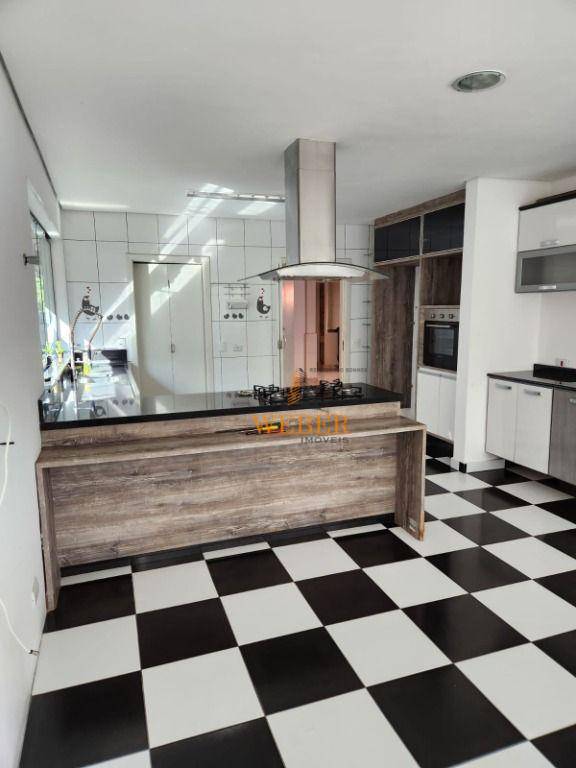 Sobrado à venda com 6 quartos, 240m² - Foto 4