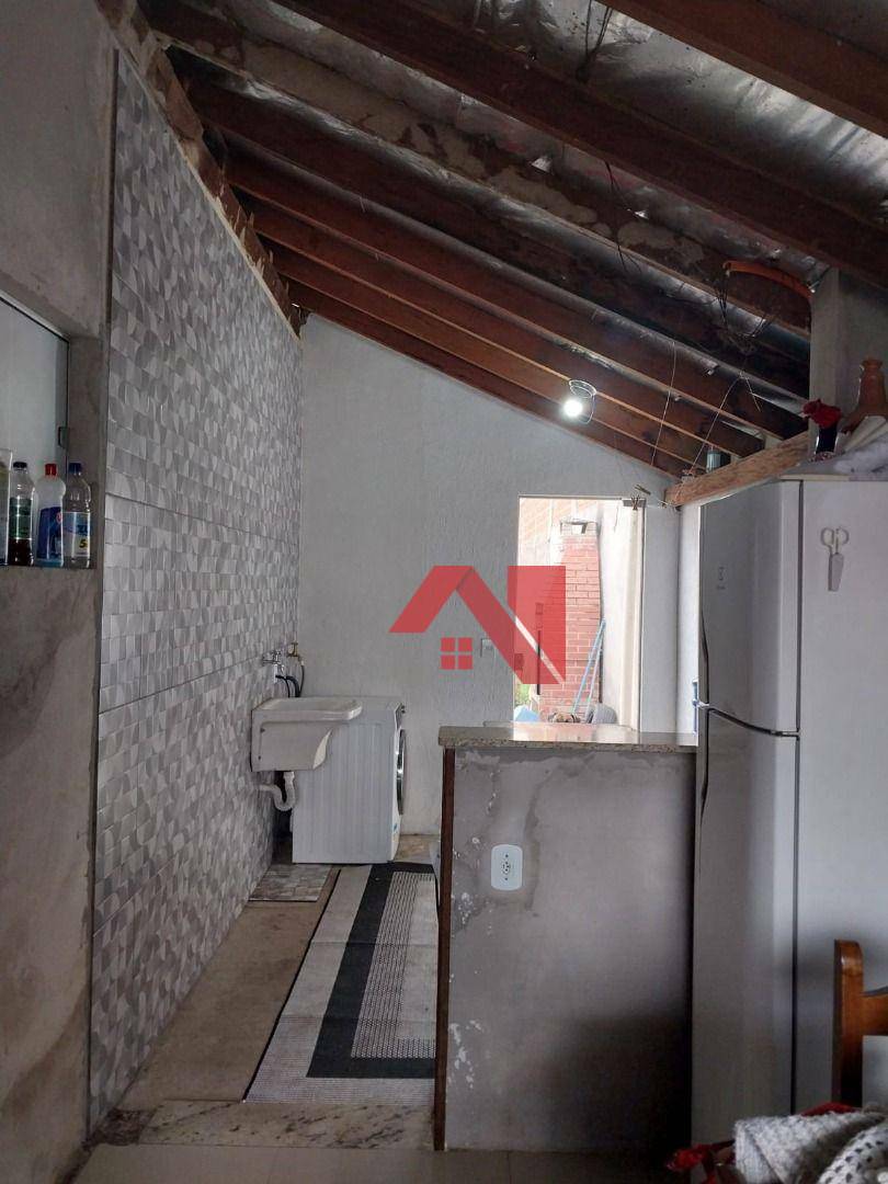 Casa à venda com 3 quartos, 65m² - Foto 10