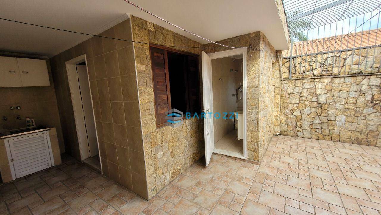 Casa à venda com 4 quartos, 244m² - Foto 15