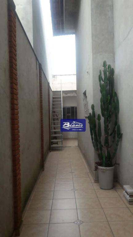 Sobrado à venda com 3 quartos, 240m² - Foto 17