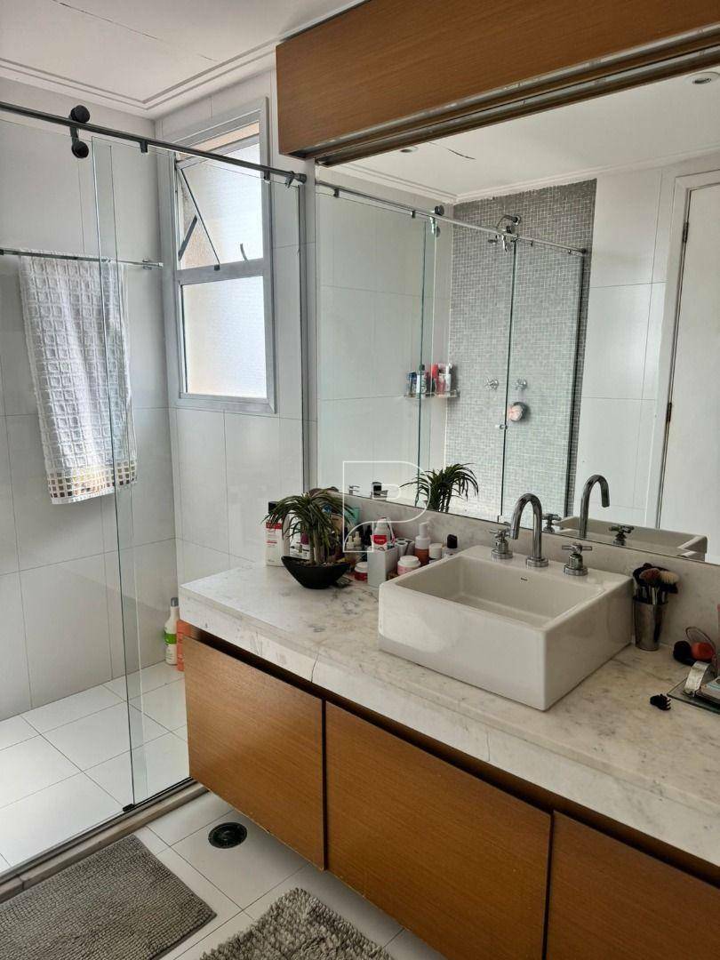 Apartamento à venda com 3 quartos, 151m² - Foto 11