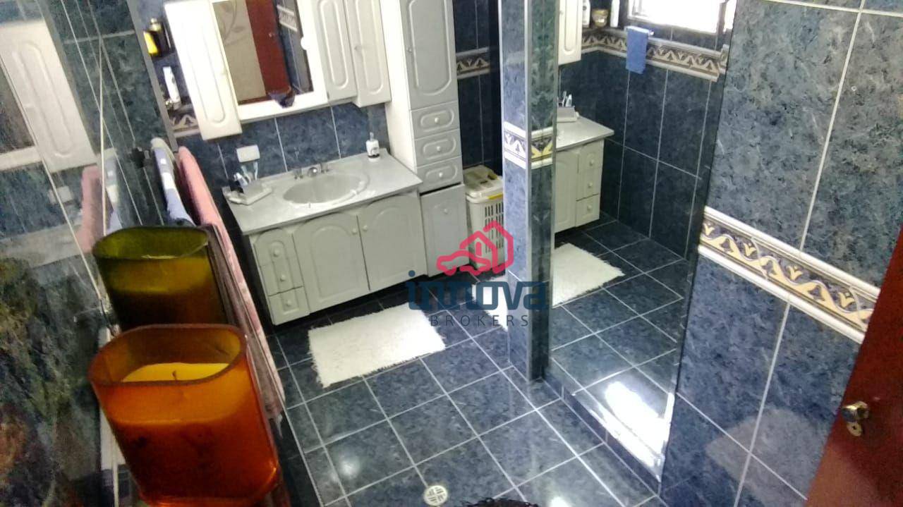 Sobrado à venda e aluguel com 4 quartos, 220m² - Foto 29