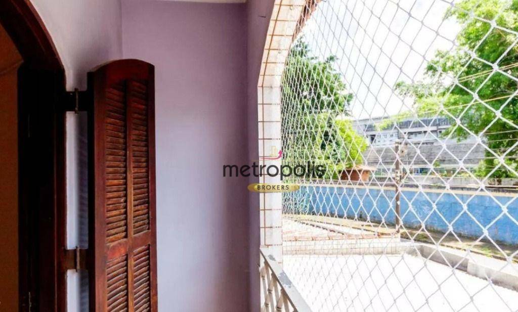 Casa à venda com 3 quartos, 241m² - Foto 17