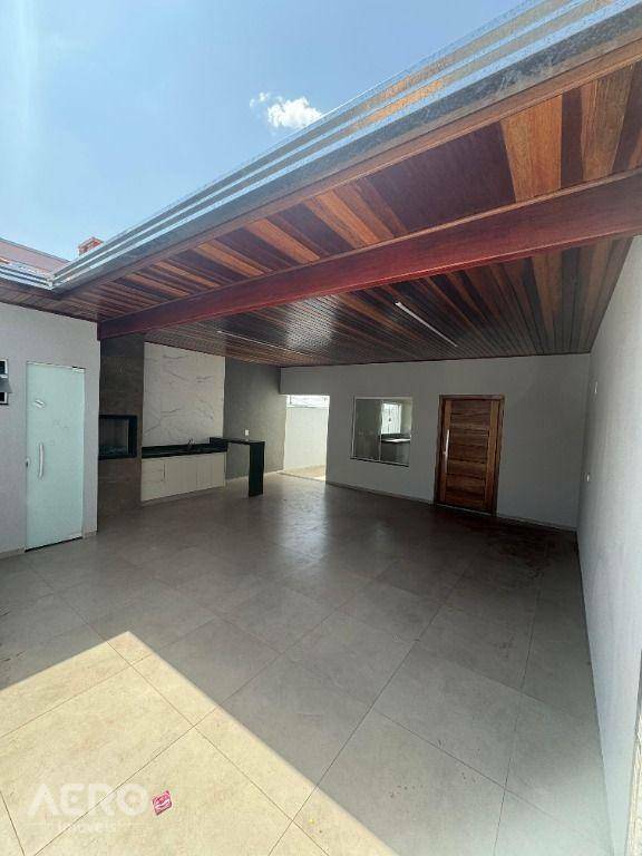 Casa à venda com 2 quartos, 134m² - Foto 1