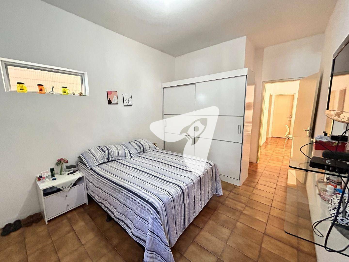 Casa à venda com 8 quartos, 342m² - Foto 23