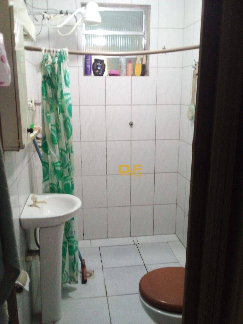 Casa à venda com 2 quartos, 70m² - Foto 18