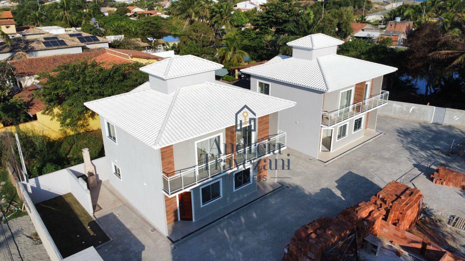 Casa à venda com 2 quartos, 77m² - Foto 1