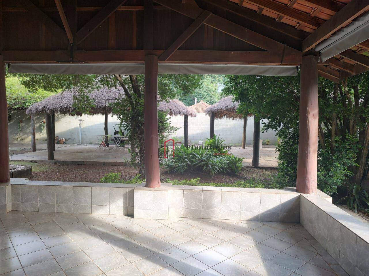 Casa para alugar com 3 quartos, 372m² - Foto 13