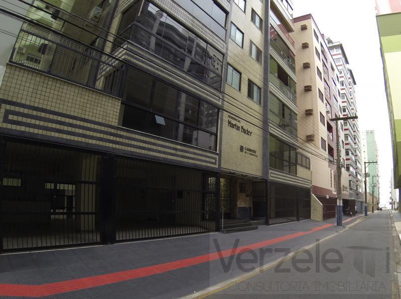 Apartamento à venda com 2 quartos, 90m² - Foto 2