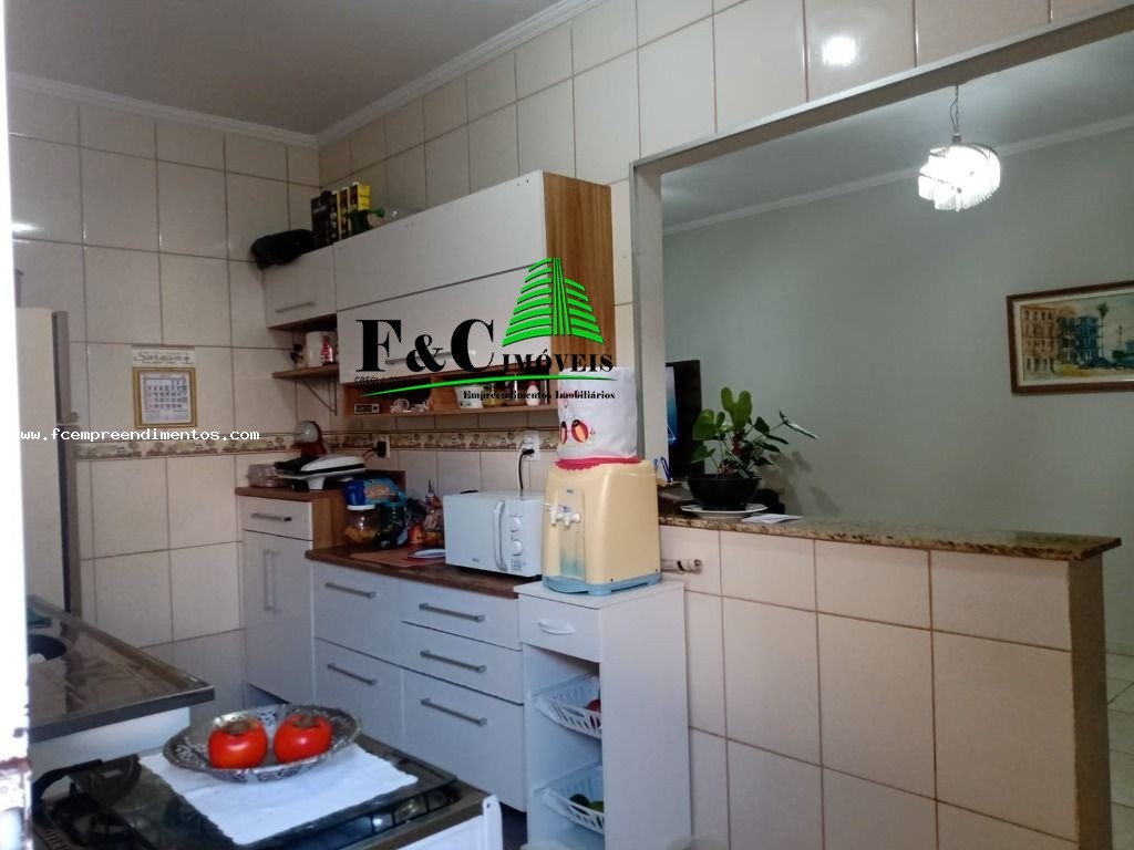 Casa à venda com 3 quartos, 140m² - Foto 3