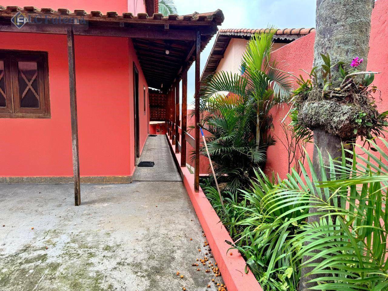 Casa de Condomínio para alugar com 3 quartos, 220m² - Foto 3