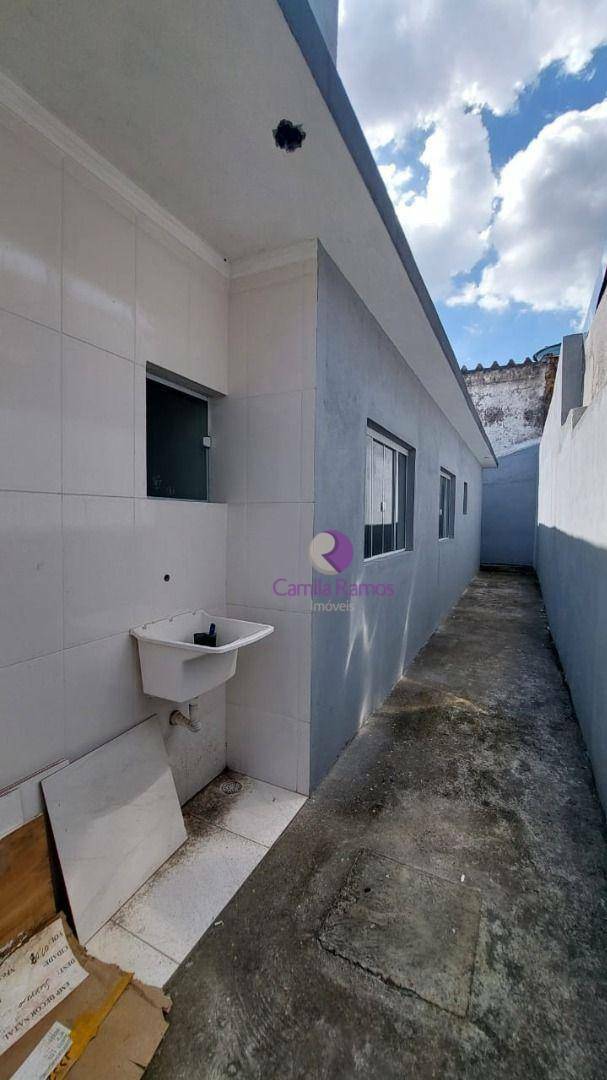 Casa à venda com 3 quartos, 70m² - Foto 4