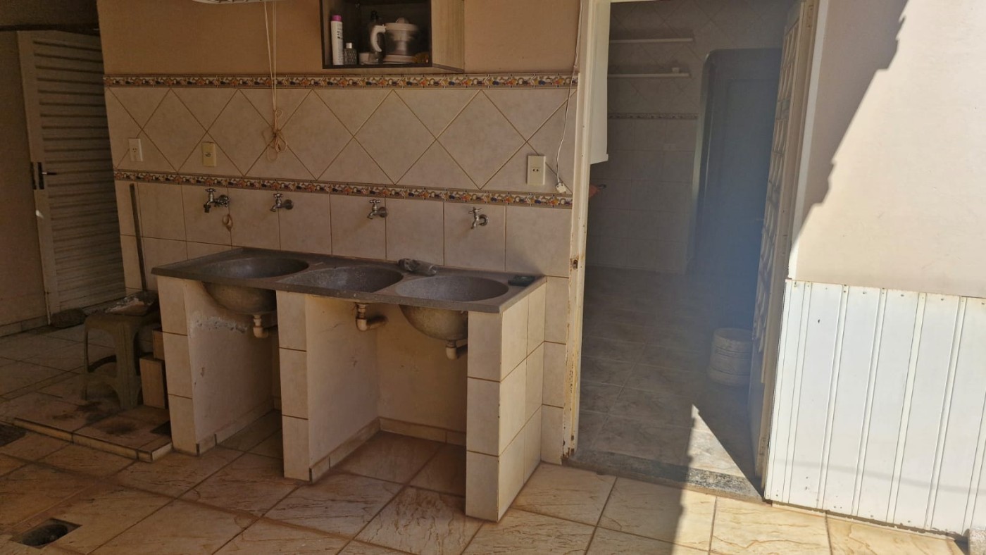 Casa à venda com 3 quartos, 190m² - Foto 17