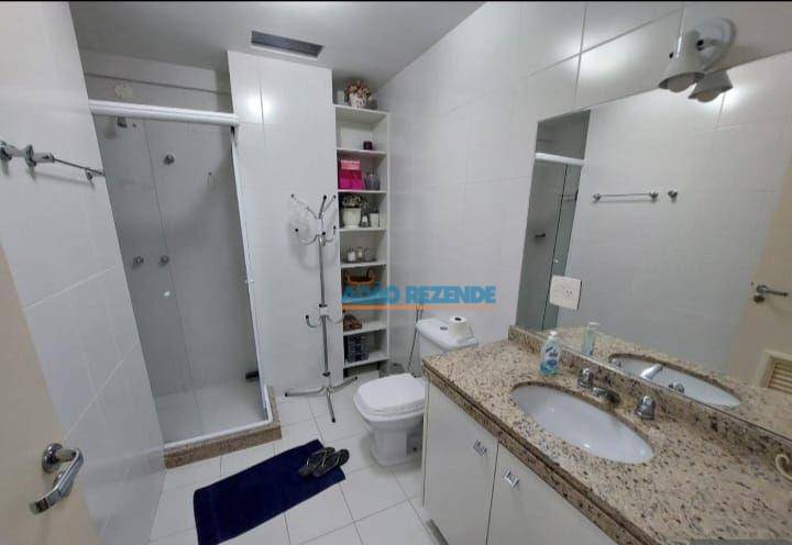 Apartamento à venda com 3 quartos, 142m² - Foto 17