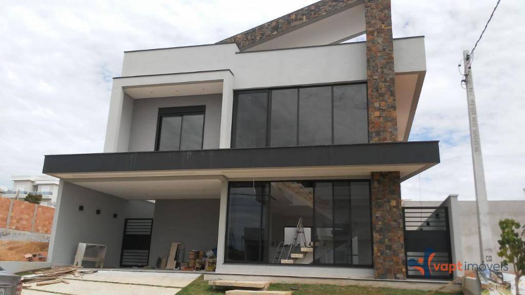 Sobrado à venda com 4 quartos, 249m² - Foto 1