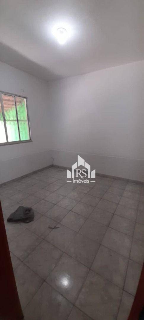 Casa à venda com 4 quartos, 220m² - Foto 14