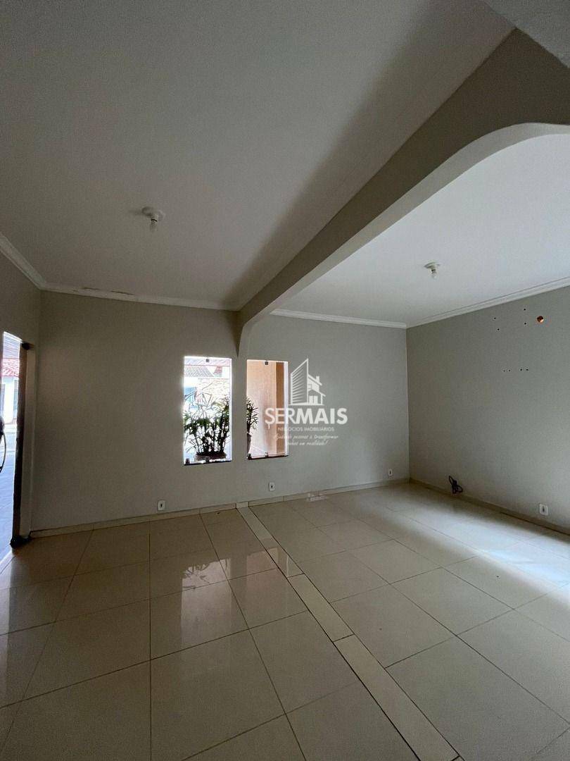 Casa para alugar com 4 quartos, 250m² - Foto 10