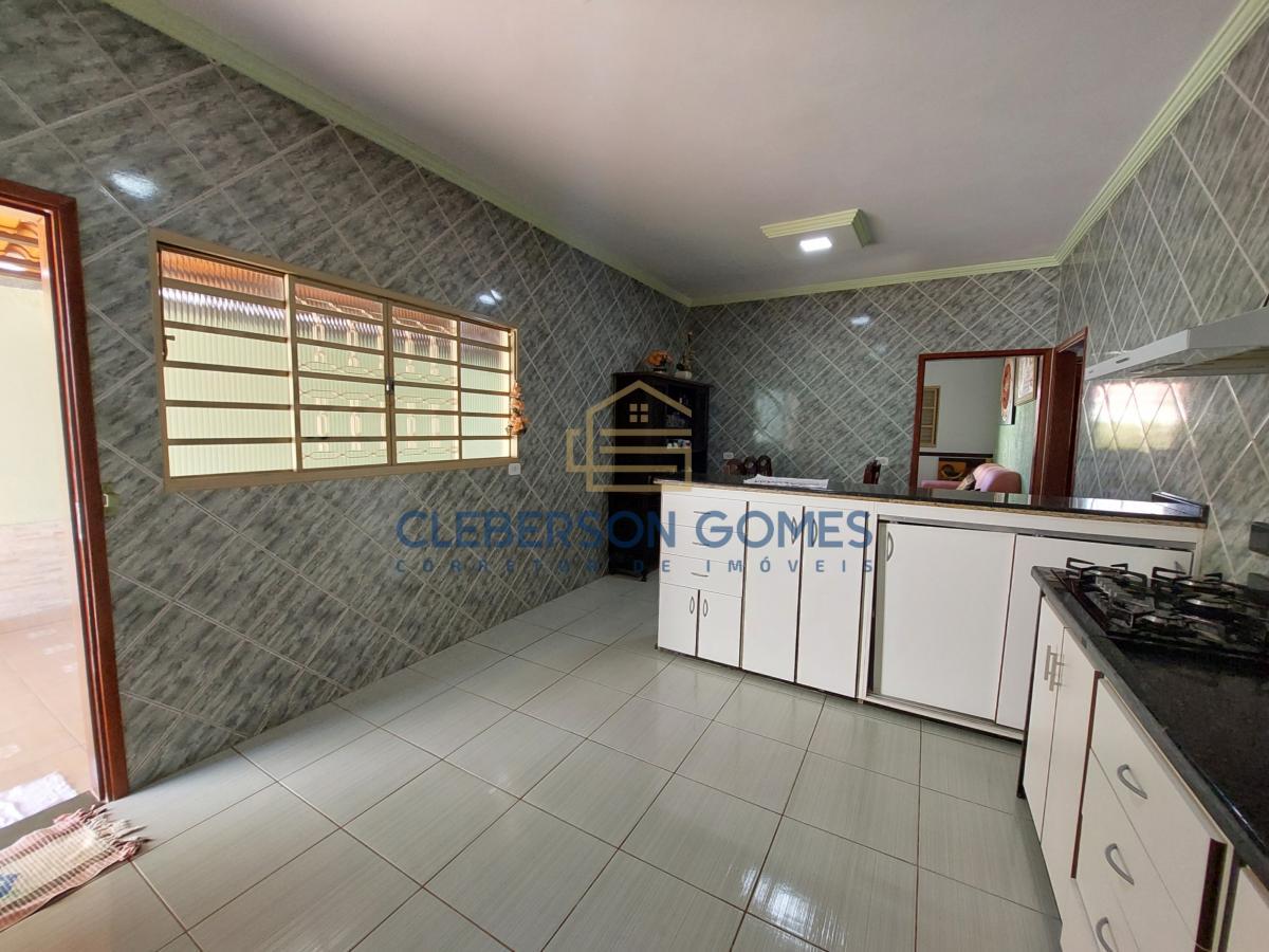 Casa à venda com 3 quartos, 360m² - Foto 21