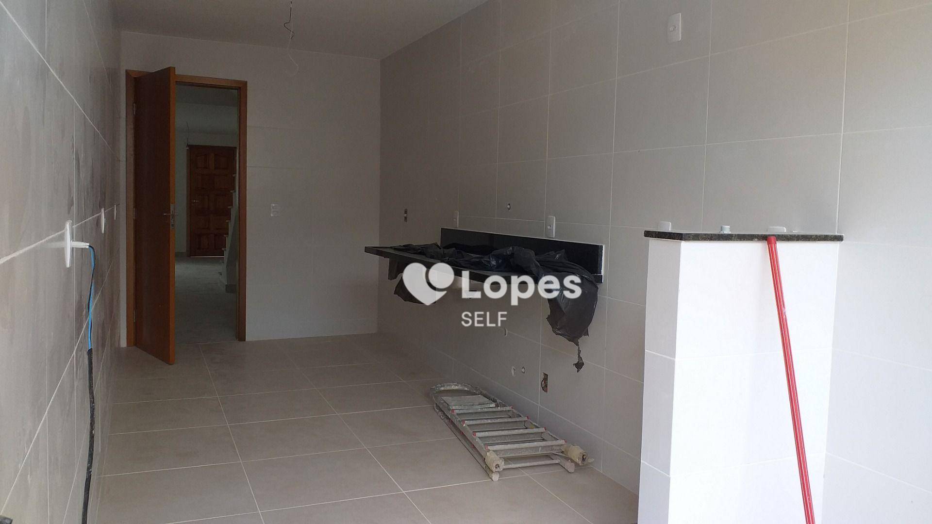 Casa à venda com 4 quartos, 150m² - Foto 11