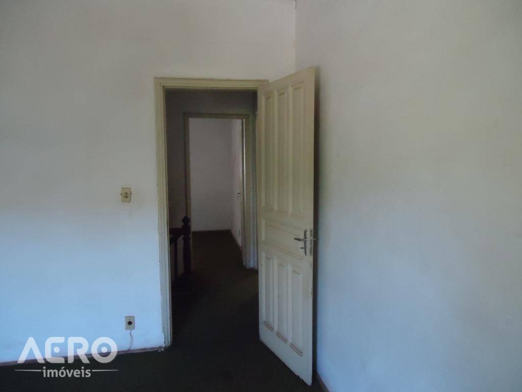 Casa à venda com 7 quartos, 350m² - Foto 17