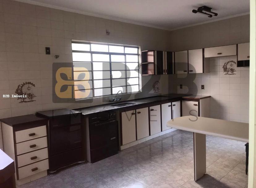 Casa à venda com 4 quartos, 280m² - Foto 4