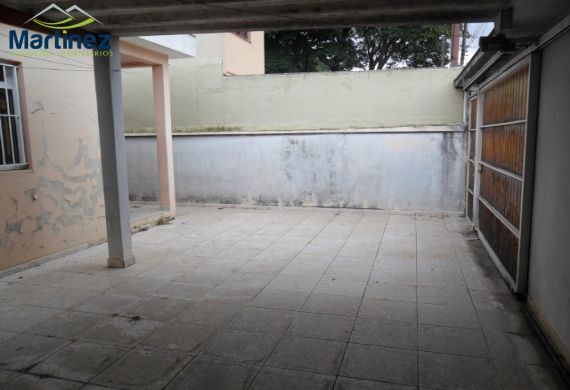 Casa à venda e aluguel com 3 quartos, 243m² - Foto 2