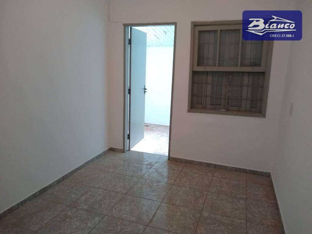 Casa para alugar com 1 quarto, 70m² - Foto 15