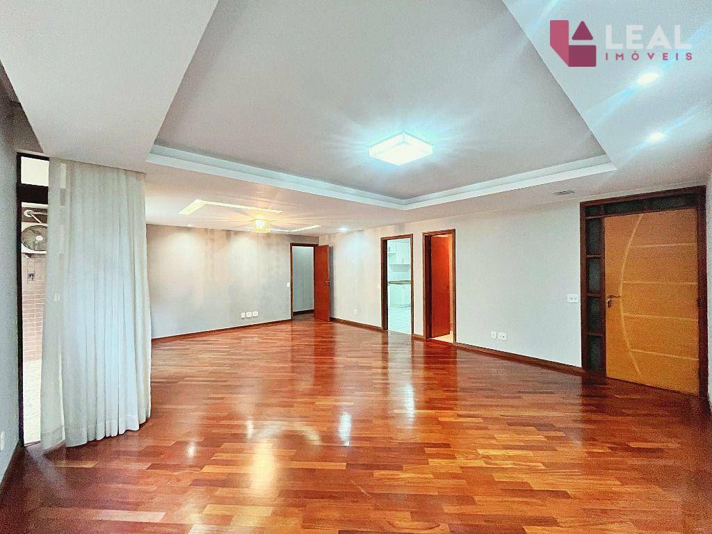 Apartamento à venda com 3 quartos, 223m² - Foto 2