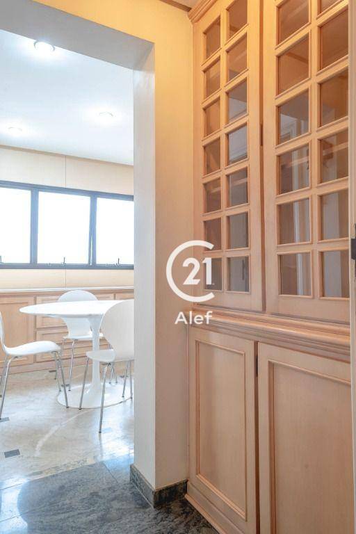 Apartamento para alugar com 3 quartos, 245m² - Foto 49