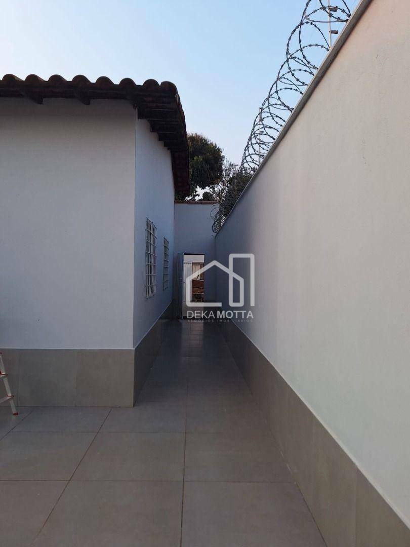 Casa à venda com 3 quartos, 105m² - Foto 2