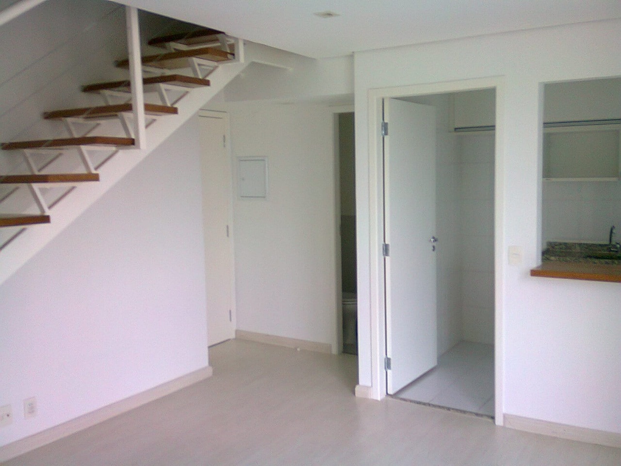 Apartamento à venda com 1 quarto, 57m² - Foto 2