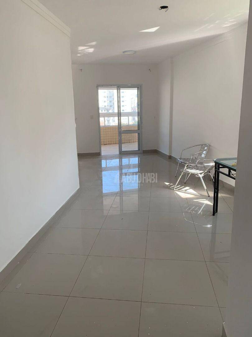 Apartamento à venda com 3 quartos, 227m² - Foto 2