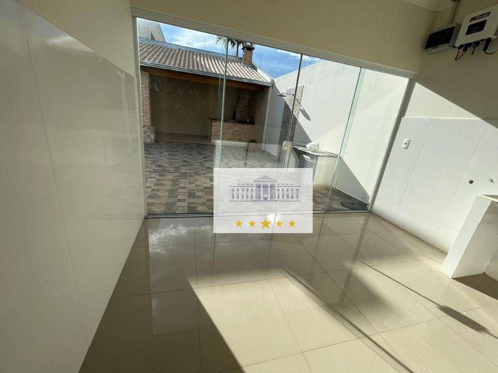 Casa à venda com 3 quartos, 152m² - Foto 3