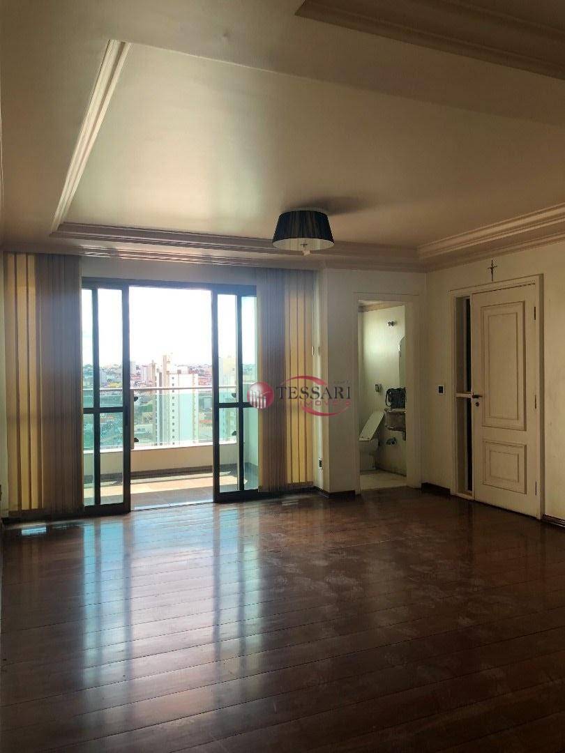 Apartamento à venda com 3 quartos, 135m² - Foto 1