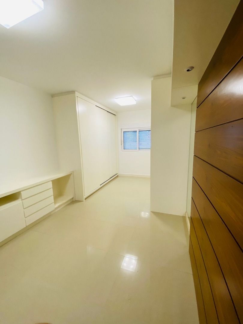 Apartamento à venda com 3 quartos, 133m² - Foto 3