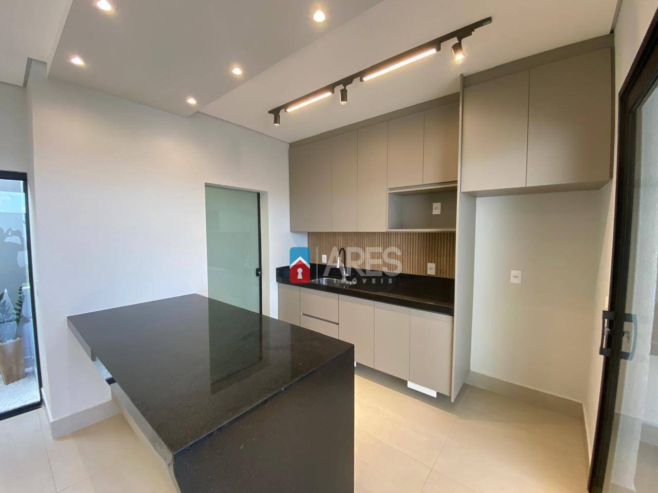 Casa à venda com 3 quartos, 177m² - Foto 11