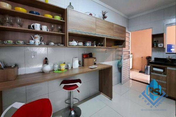 Sobrado à venda com 3 quartos, 184m² - Foto 7