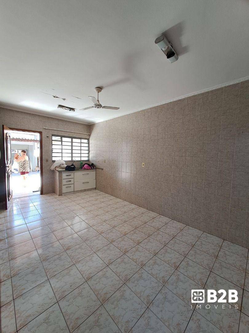 Casa à venda com 4 quartos, 198m² - Foto 4