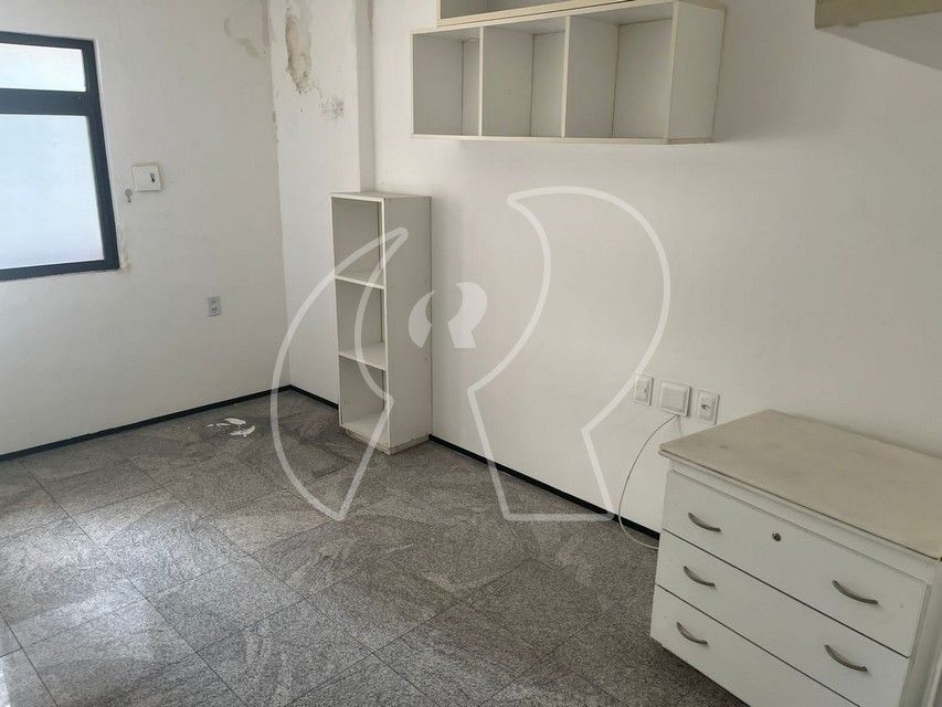 Apartamento à venda com 4 quartos, 200m² - Foto 4