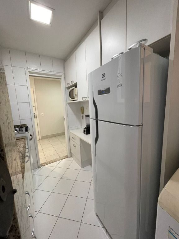 Apartamento para alugar com 3 quartos, 80m² - Foto 12