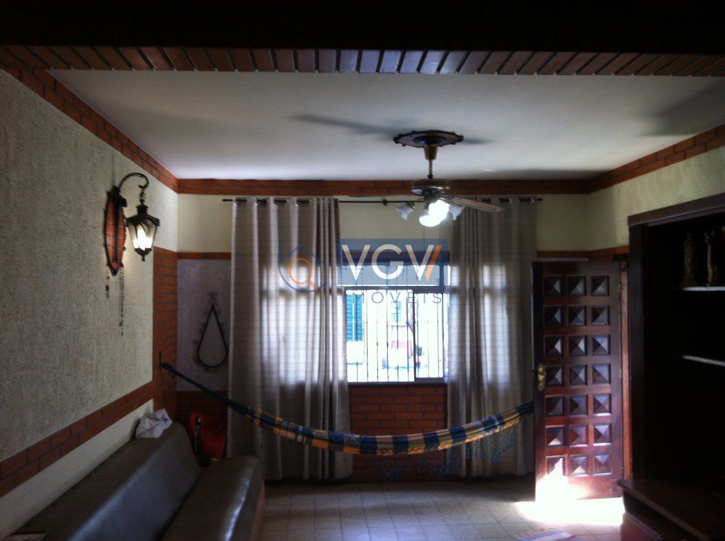 Casa à venda com 5 quartos, 200m² - Foto 14