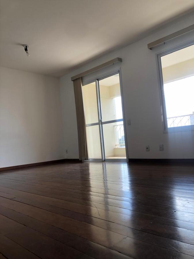 Apartamento para alugar com 3 quartos, 97m² - Foto 6