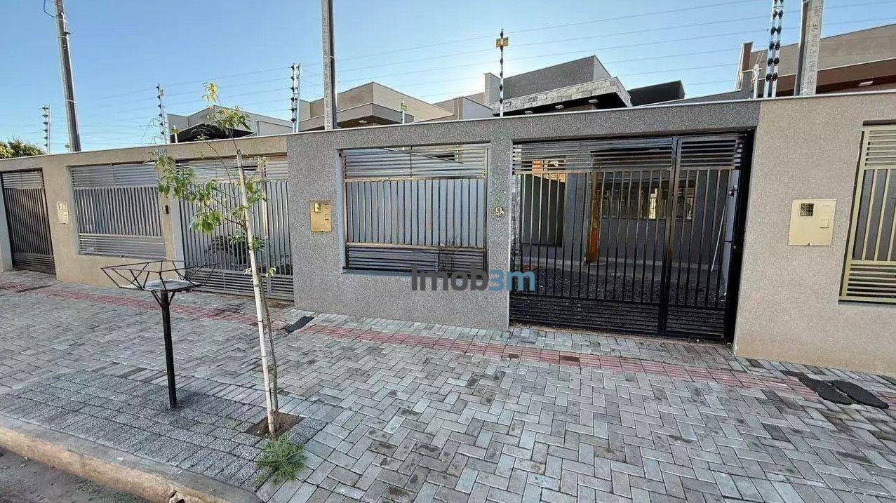 Casa, 3 quartos, 114 m² - Foto 1