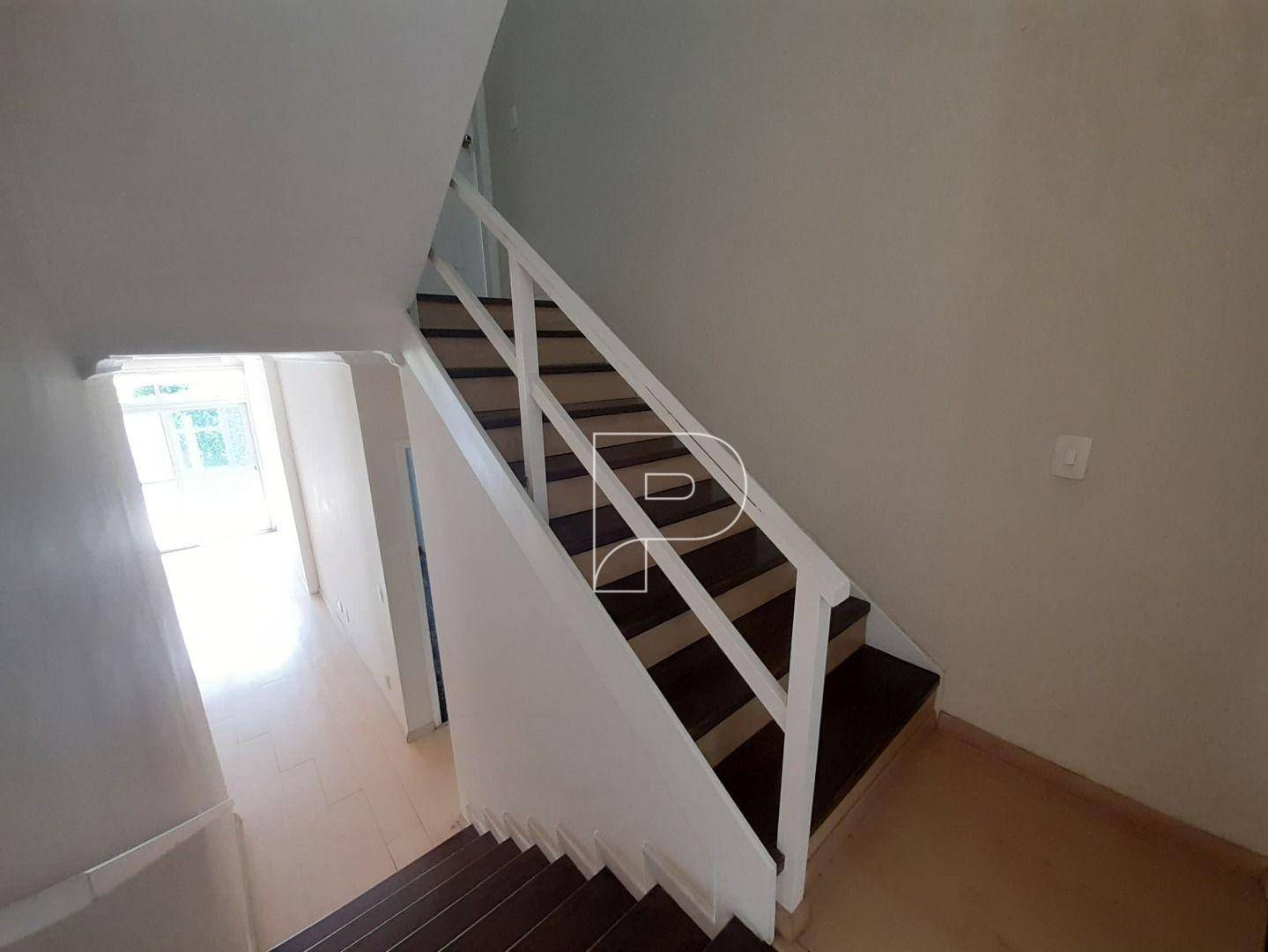 Casa de Condomínio para alugar com 4 quartos, 250m² - Foto 16