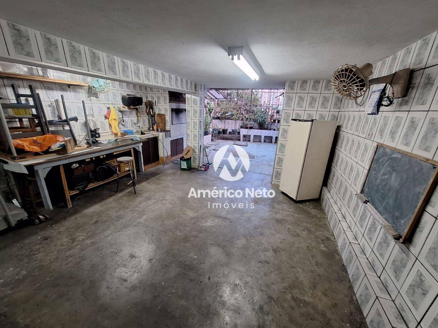 Casa à venda e aluguel com 3 quartos, 300m² - Foto 49