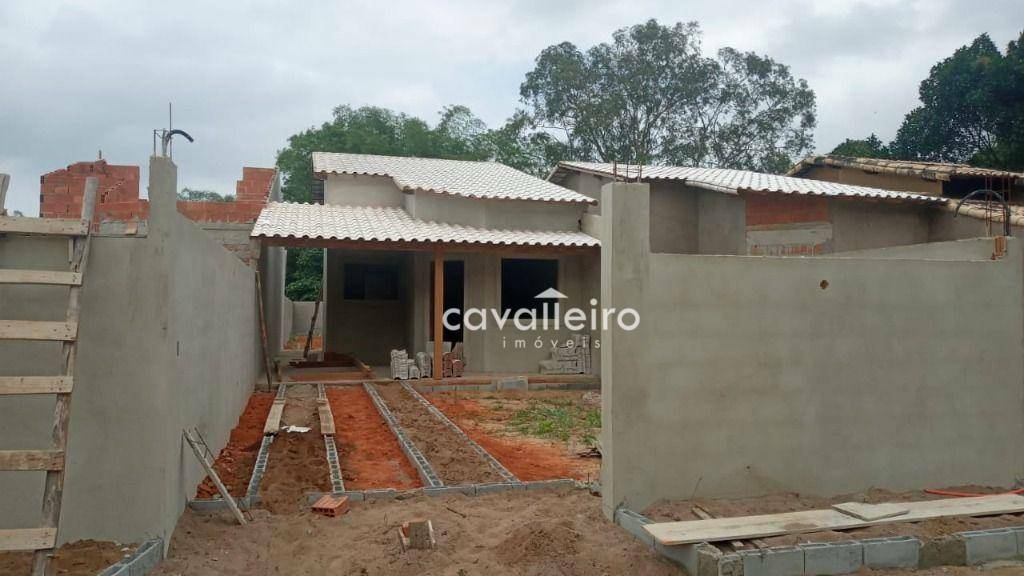 Casa à venda com 2 quartos, 70m² - Foto 1